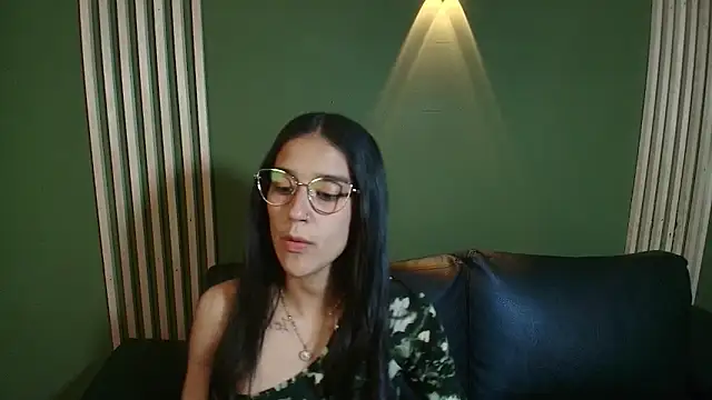 Snapshot of DanielaMonroe chatting on November 11, 2025, 8:42 pm DanielaMonroe online show from November 11, 2025, 8:42 pm