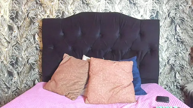 Snapshot of DanielaMonroe chatting on November 30, 2025, 3:05 pm DanielaMonroe online show from November 30, 2025, 3:05 pm