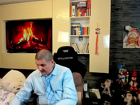 SpartacusDaddy48 online show from February 24, 2026, 5:44 pm