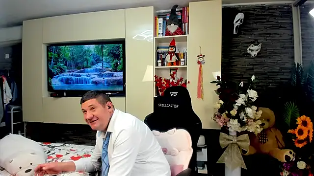 SpartacusDaddy48 online show from April 14, 2026, 11:22 pm