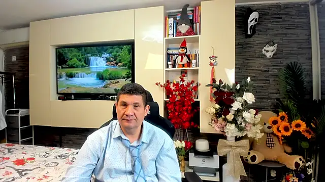 Snapshot of SpartacusDaddy48 chatting on April 25, 2026, 11:57 am SpartacusDaddy48 online show from April 25, 2026, 11:57 am