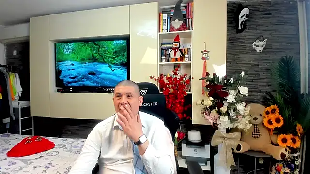 Snapshot of SpartacusDaddy48 chatting on May 3, 2026, 11:49 am SpartacusDaddy48 online show from May 3, 2026, 11:49 am