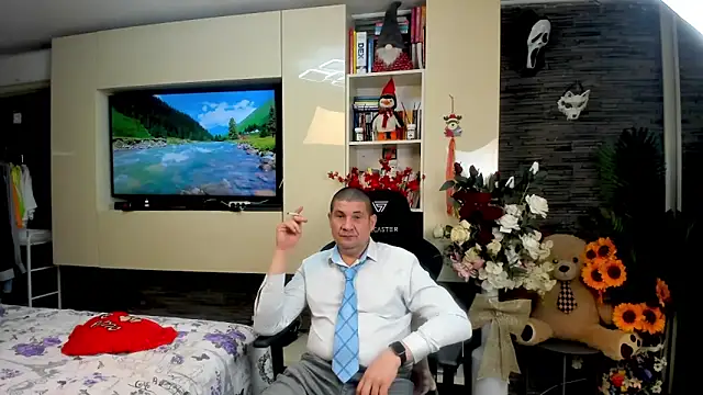 Snapshot of SpartacusDaddy48 chatting on May 8, 2026, 2:39 am SpartacusDaddy48 online show from May 8, 2026, 2:39 am