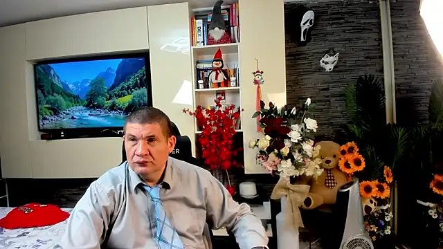 Snapshot of SpartacusDaddy48 chatting on May 15, 2026, 12:01 pm SpartacusDaddy48 online show from May 15, 2026, 12:01 pm