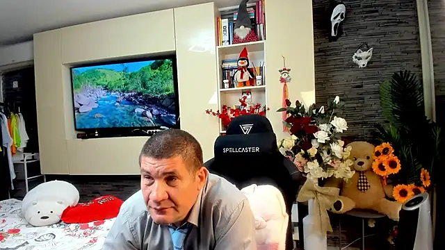 Snapshot of SpartacusDaddy48 chatting on May 18, 2026, 7:20 pm SpartacusDaddy48 online show from May 18, 2026, 7:20 pm