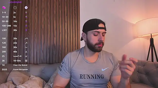 Maximo Wolff online show from April 11, 2026, 8:02 pm