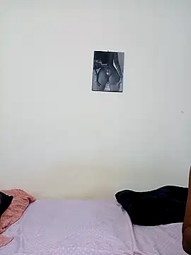 Miss-Hennessy online show from April 15, 2026, 10:43 pm