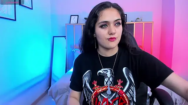 Snapshot of Azurra_amatto2 chatting on November 14, 2025, 8:40 pm Azurra amatto2 online show from November 14, 2025, 8:40 pm