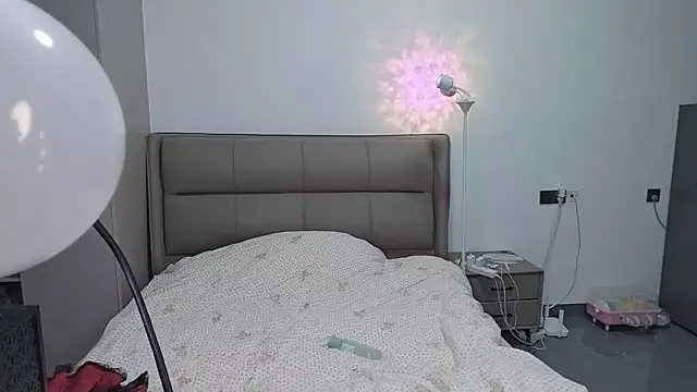 kexin a online show from October 24, 2025, 10:55 am