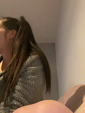 LollyLove  online show from February 3, 2026, 9:09 pm