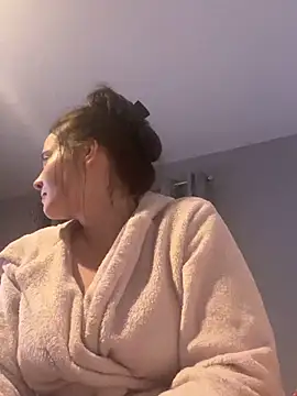 LollyLove  online show from February 5, 2026, 10:03 pm