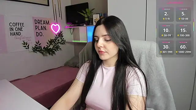 LiaWoow online show from December 2, 2025, 2:45 pm