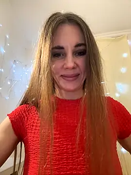 LucieMack online show from December 1, 2025, 5:40 pm