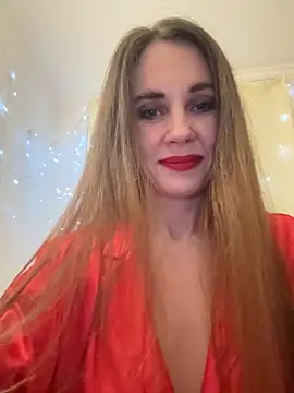 LucieMack online show from December 3, 2025, 6:50 pm