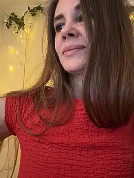 LucieMack online show from April 10, 2026, 7:29 pm