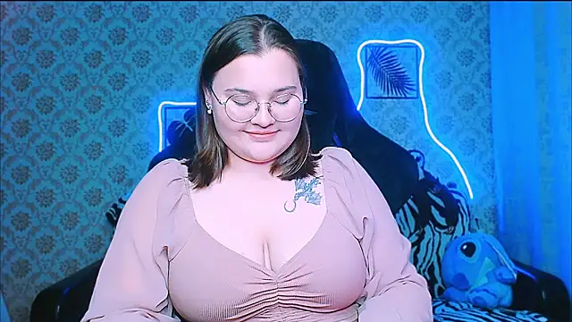 InLoveWithLife26 online show from October 1, 2025, 7:20 pm