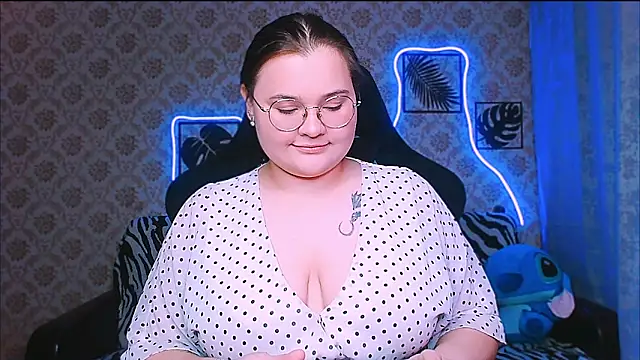 InLoveWithLife26 online show from November 7, 2025, 10:04 am