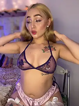 Sara Sophia420 online show from May 13, 2026, 6:33 am