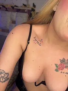 Sara Sophia420 online show from May 19, 2026, 9:15 am