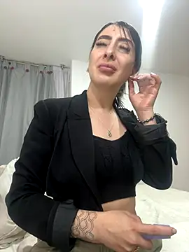 Savannah Monroe online show from November 29, 2025, 4:48 am