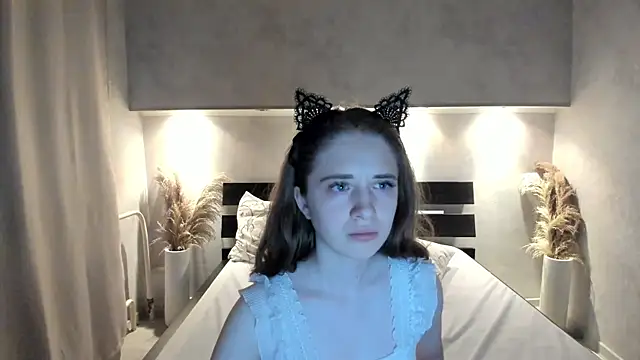 Camilla Kelly online show from October 26, 2025, 1:11 am