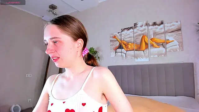 Camilla Kelly online show from May 20, 2026, 1:12 am