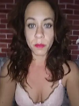 HotGinger66 online show from June 17, 2026, 4:41 pm