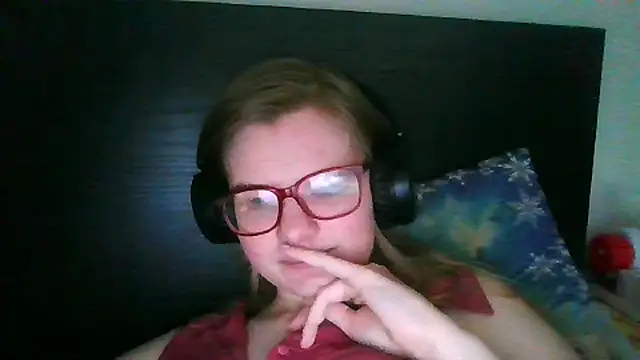 Moonolighta online show from November 3, 2025, 12:17 pm