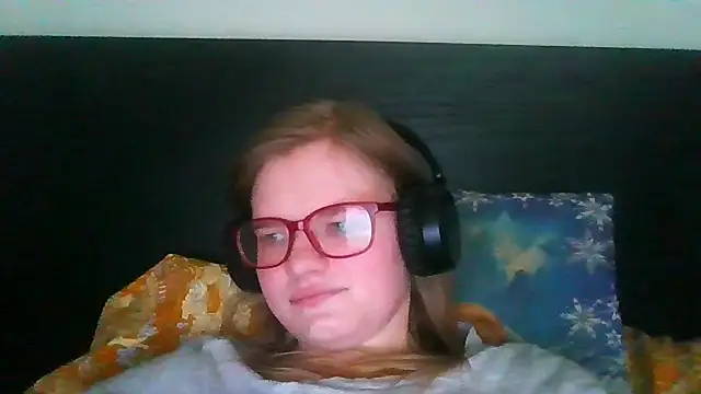 Moonolighta online show from May 6, 2026, 1:49 pm
