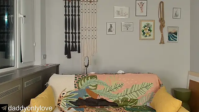 daddyonlyloveme online show from November 12, 2025, 9:14 pm