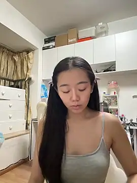 jiajia L online show from October 9, 2025, 2:15 pm