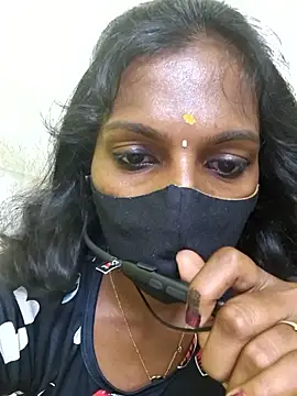 Snapshot of Honey_rosetamil chatting on April 28, 2026, 10:09 am Honey rosetamil online show from April 28, 2026, 10:09 am