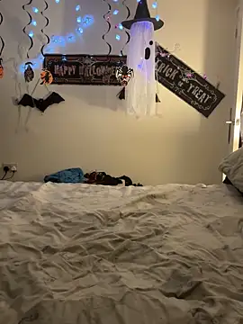 NaughtyLittleLouise online show from October 27, 2025, 10:36 pm