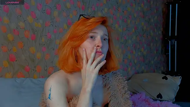 Snapshot of Squirrel_Bunny chatting on October 14, 2025, 3:46 pm Squirrel Bunny online show from October 14, 2025, 3:46 pm