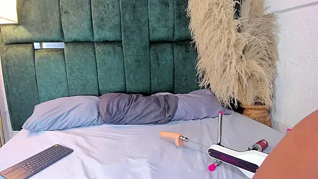 Snapshot of Chloe_jackson25 chatting on February 19, 2026, 6:37 pm Chloe jackson25 online show from February 19, 2026, 6:37 pm