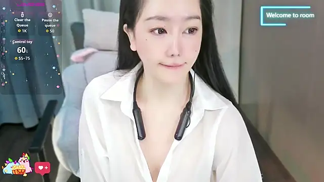 Snapshot of LINLIN-2025 chatting on November 1, 2025, 2:19 pm LINLIN-2025 online show from November 1, 2025, 2:19 pm