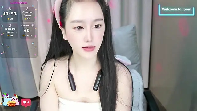 Snapshot of LINLIN-2025 chatting on November 25, 2025, 2:39 pm LINLIN-2025 online show from November 25, 2025, 2:39 pm