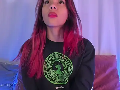 Laurenn 2 online show from November 5, 2025, 4:18 pm