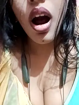 Snapshot of kaviyaponnu0987 chatting on October 10, 2025, 7:57 pm kaviyaponnu0987 online show from October 10, 2025, 7:57 pm