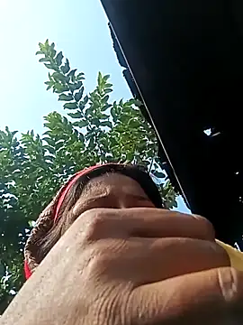 Snapshot of heena3355 chatting on December 16, 2025, 5:34 am heena3355 online show from December 16, 2025, 5:34 am