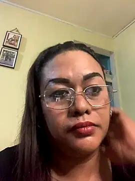 EmmaKantutera online show from November 12, 2025, 3:56 pm