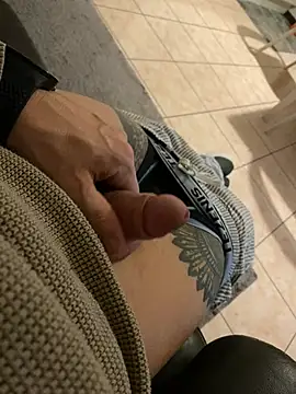 Snapshot of Maurinho3005 chatting on February 1, 2026, 11:25 pm Maurinho3005 online show from February 1, 2026, 11:25 pm