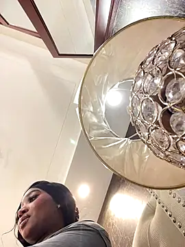 alisonn moon online show from October 23, 2025, 10:19 pm