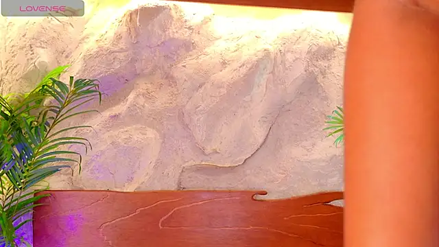 alisonn moon online show from April 14, 2026, 10:05 pm