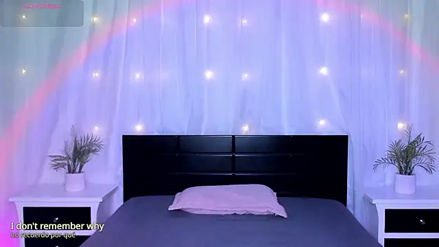 Snapshot of Evolet_Bee chatting on February 8, 2026, 11:57 am Evolet Bee online show from February 8, 2026, 11:57 am