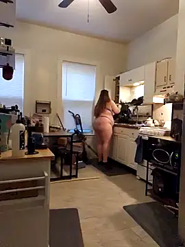 Snapshot of Love86Emily chatting on December 8, 2024, 4:50 pm Love86Emily online show from December 8, 2024, 4:50 pm