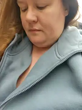 Snapshot of Love86Emily chatting on December 10, 2024, 3:44 pm Love86Emily online show from December 10, 2024, 3:44 pm