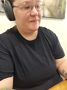 Snapshot of Love86Emily chatting on January 19, 2025, 3:10 pm Love86Emily online show from January 19, 2025, 3:10 pm