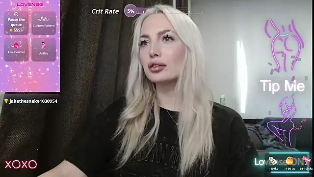 Snapshot of SpaceMarsi chatting on November 17, 2025, 3:23 am SpaceMarsi online show from November 17, 2025, 3:23 am