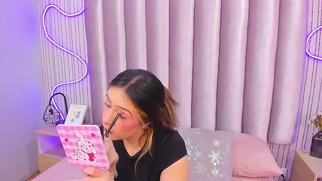 SamanthaPeachss online show from November 24, 2025, 12:05 pm